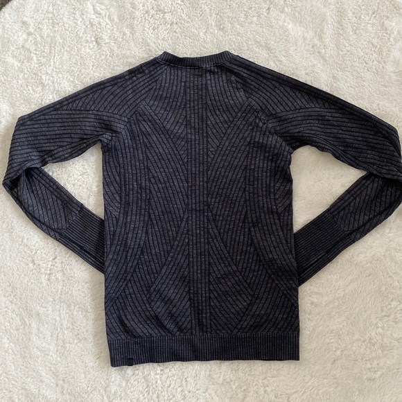 ❤️ Lululemon Rest Less Pullover Size 6 ACBL/WHT NWT - Picture 9 of 9